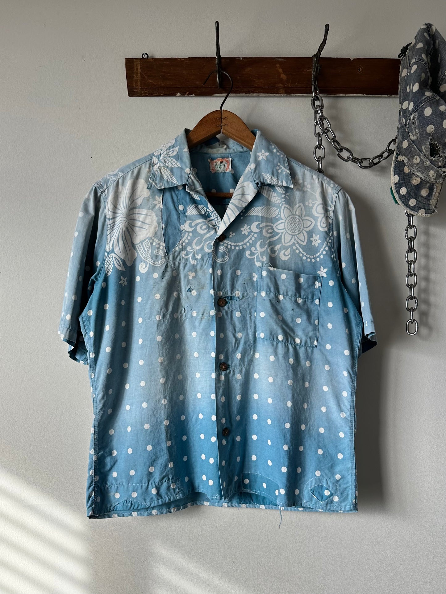 1940s thrashed and repaired hawaiian button up (22x26)