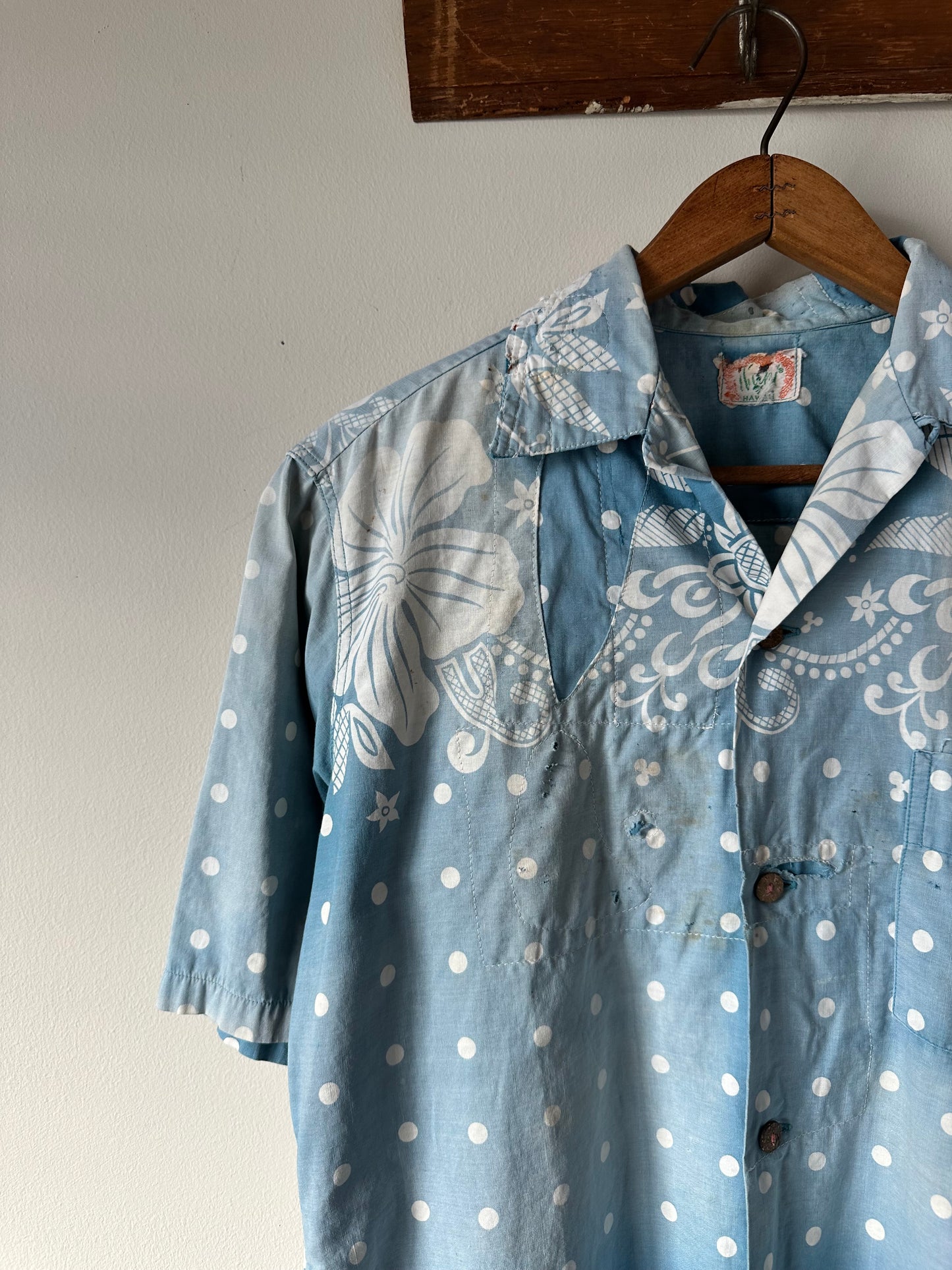 1940s thrashed and repaired hawaiian button up (22x26)